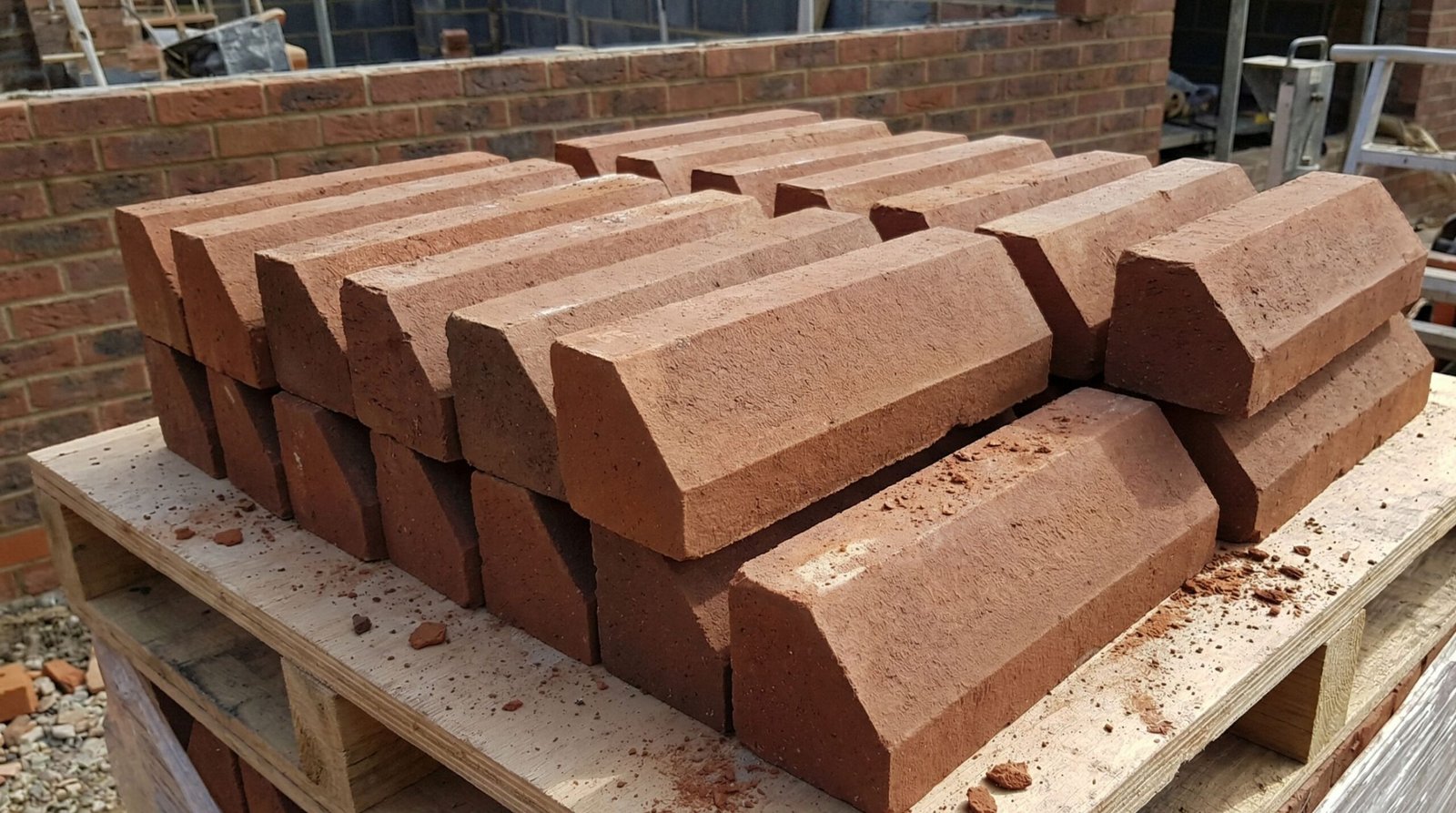 Cant bricks with a sliced angle corner