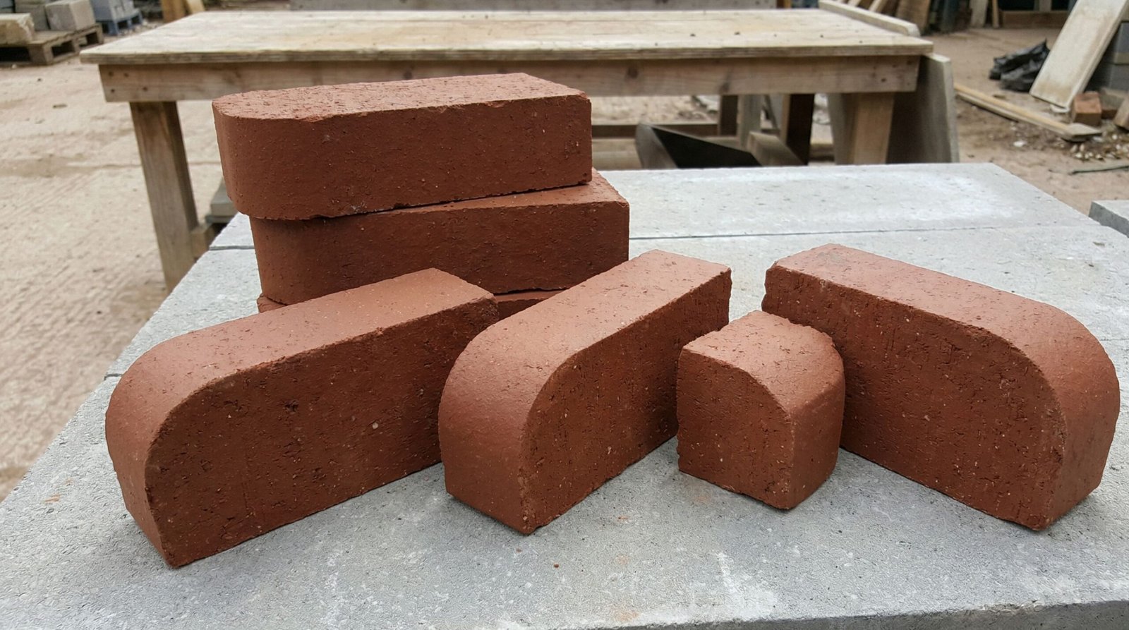 Cownose bricks with two rounded edges