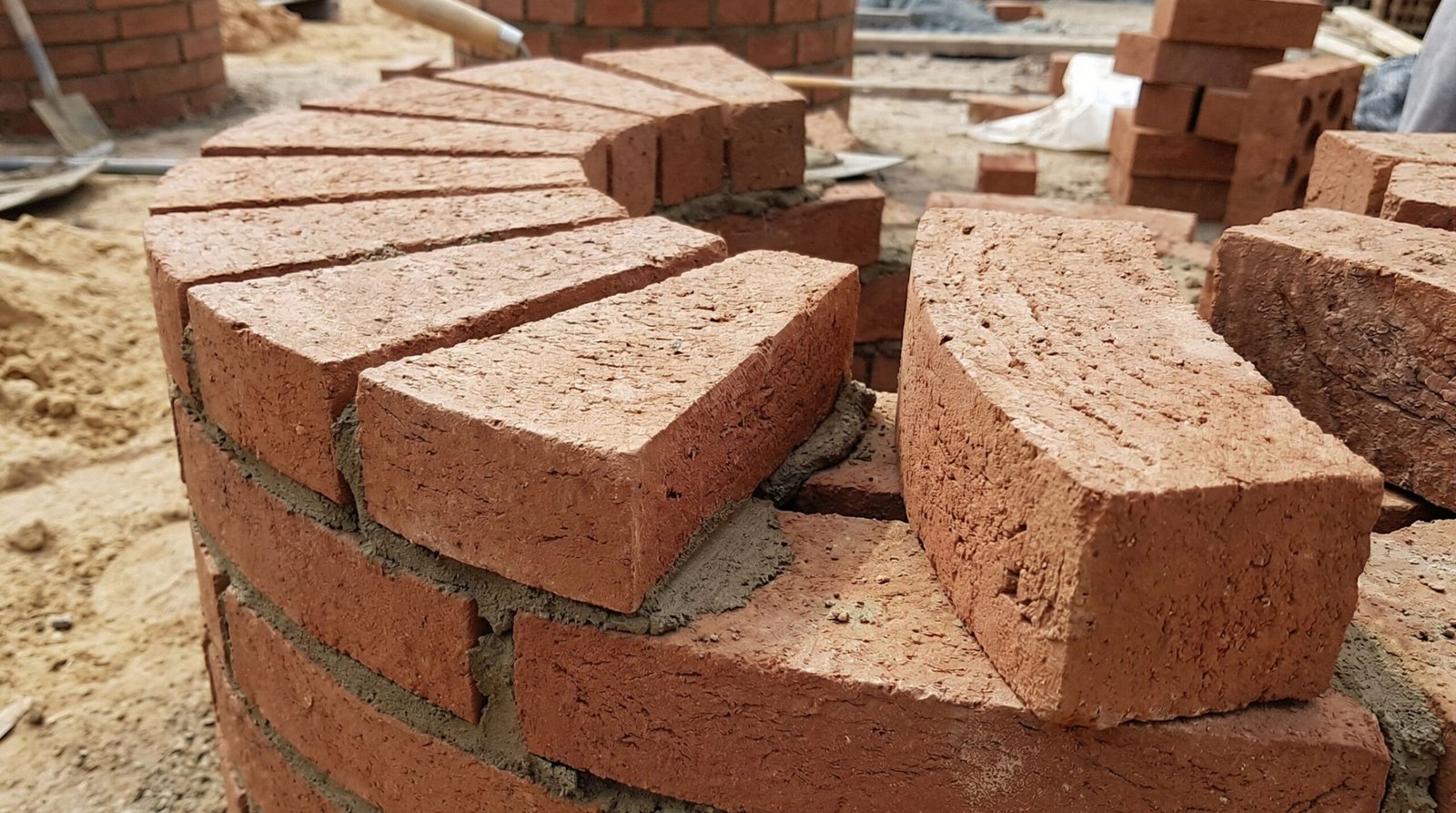 Curved sector bricks forming a circle